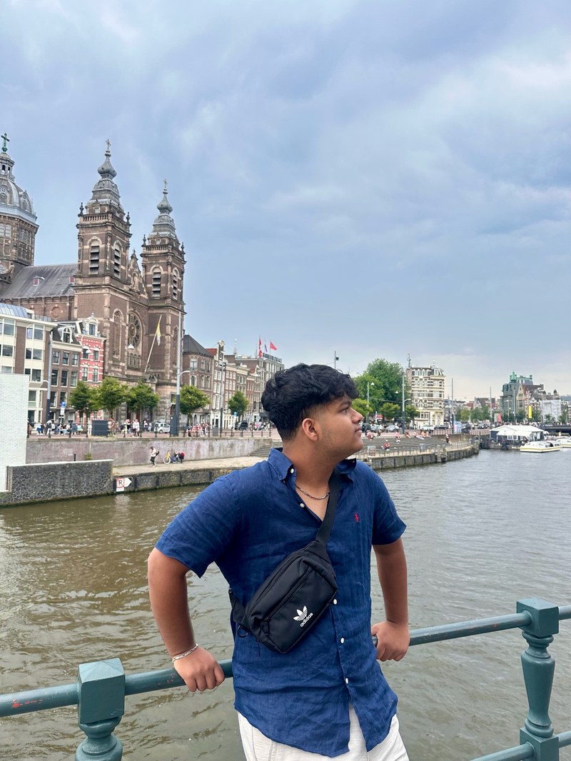 Portrait of Alex Peter